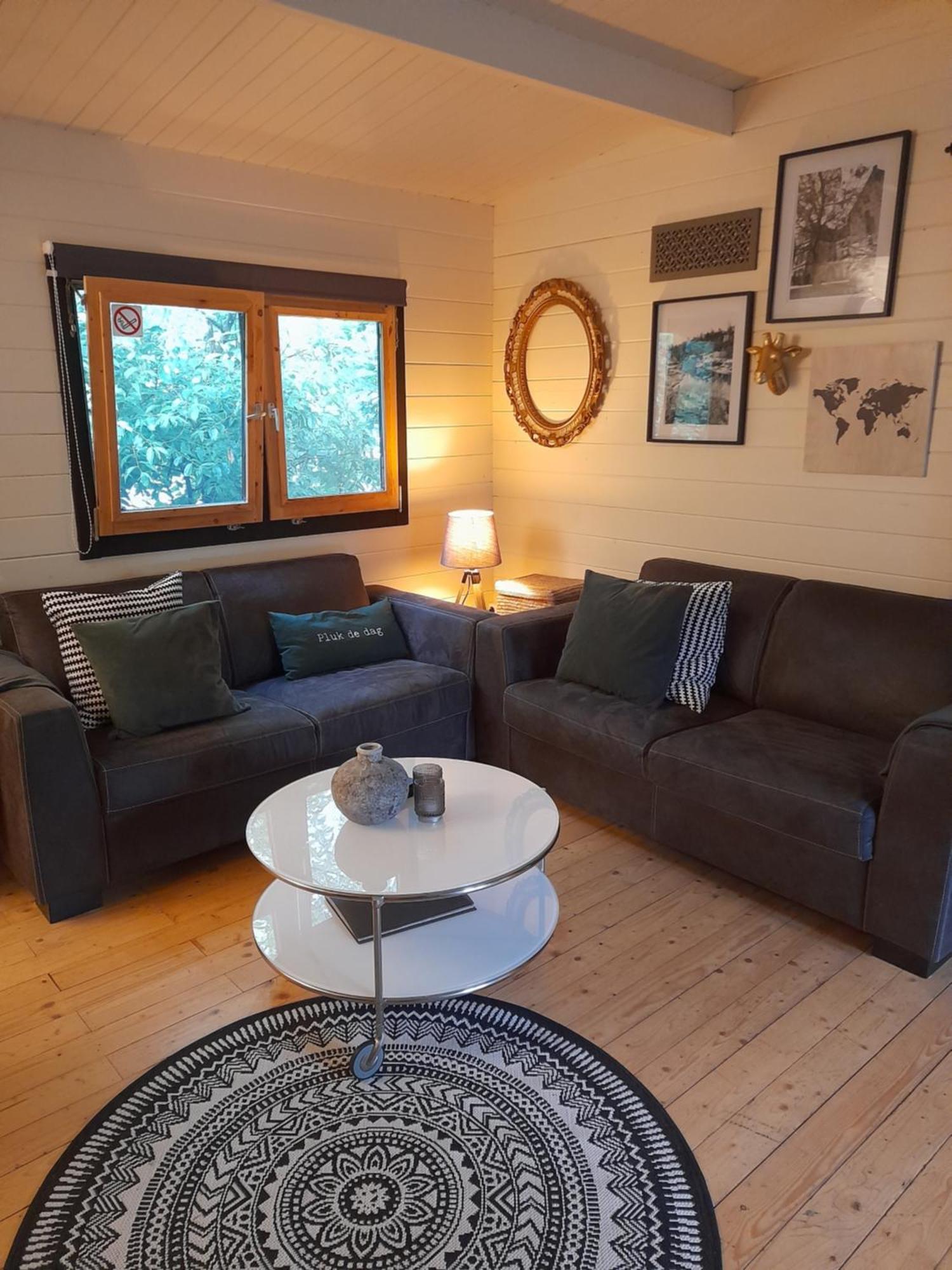 Carpe Diem, Het Ruime Chalet Met Houtkachel Nabij Wildlands Emmen Schoonebeek Room photo